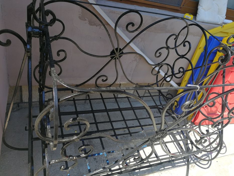 Suport din fier forjat. tip balansoar