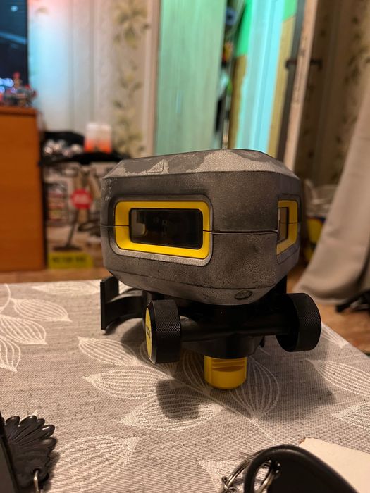 Stanley FATMAX SL360 - самонивелиращ се лазерен нивелир