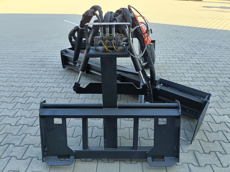 Nivelator de teren pentru mini încărcătoare tip BOBCAT