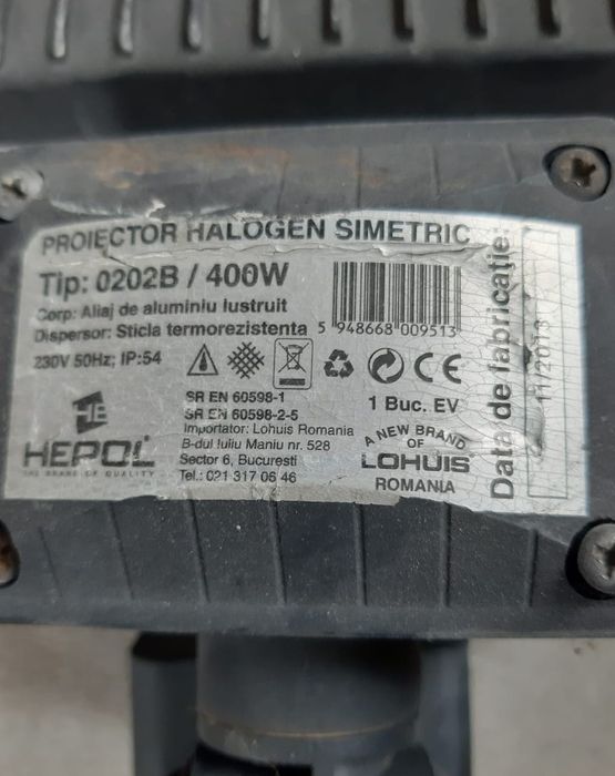 Vând 2 proiectoare HEPOL cu senzor, halogen, simetric 400W