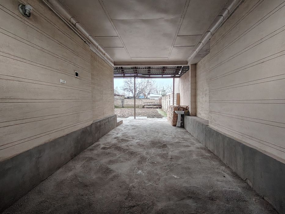 Sergeli Qumariqda 4 sotixli hovli sotiladi! 6 xona