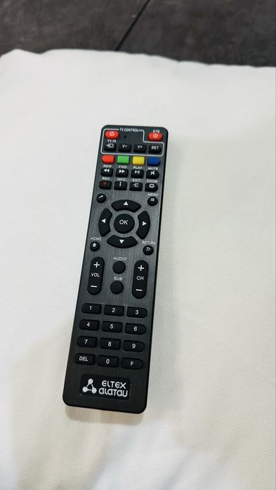 Продам пульт от приставки к телевизору