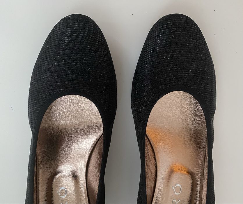 Pantofi noi, 37, comozi si eleganti (lurex la exterior), brand Mascaro