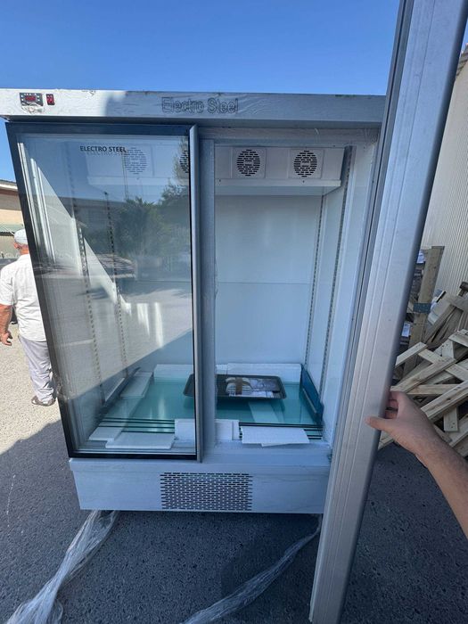 Холодильная витрина для тортов, для магазина, кофейни Electro Steel
