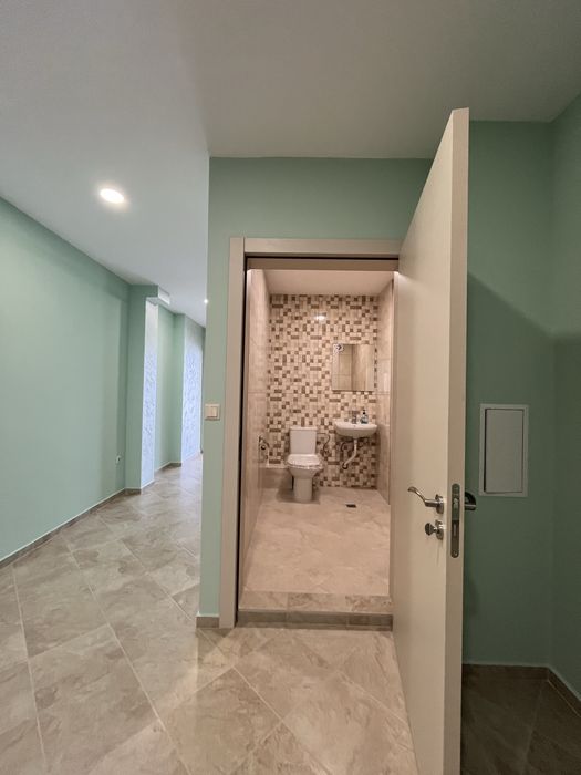 Дава се под наем Офис в Варна, Гранд Мол Варна - 93 кв.м за 1275 € - Снимка #2