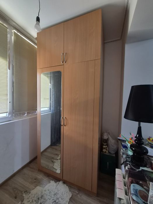 Продам шкаф с зеркалом