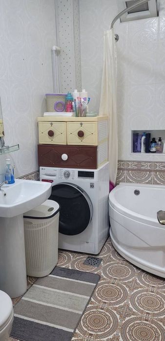 Срочно! Квартира на Бешагач 3/2/4 общ пл 80м Высокопотолочка