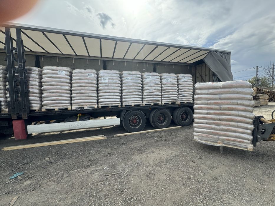 Fabrica peleți și bricheți