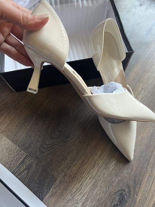 Нови елегатни обувки