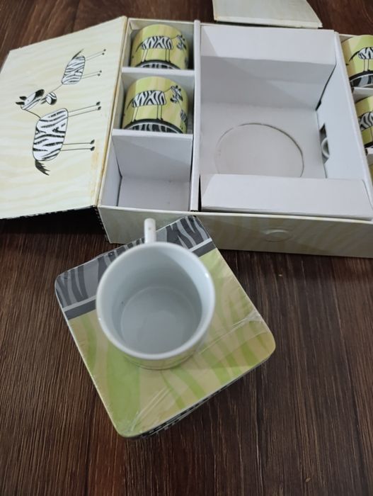 Vând set cafea, nou in cutie
