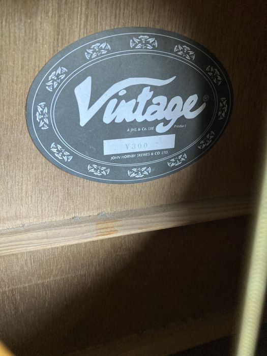Акустична китара Vintage V300