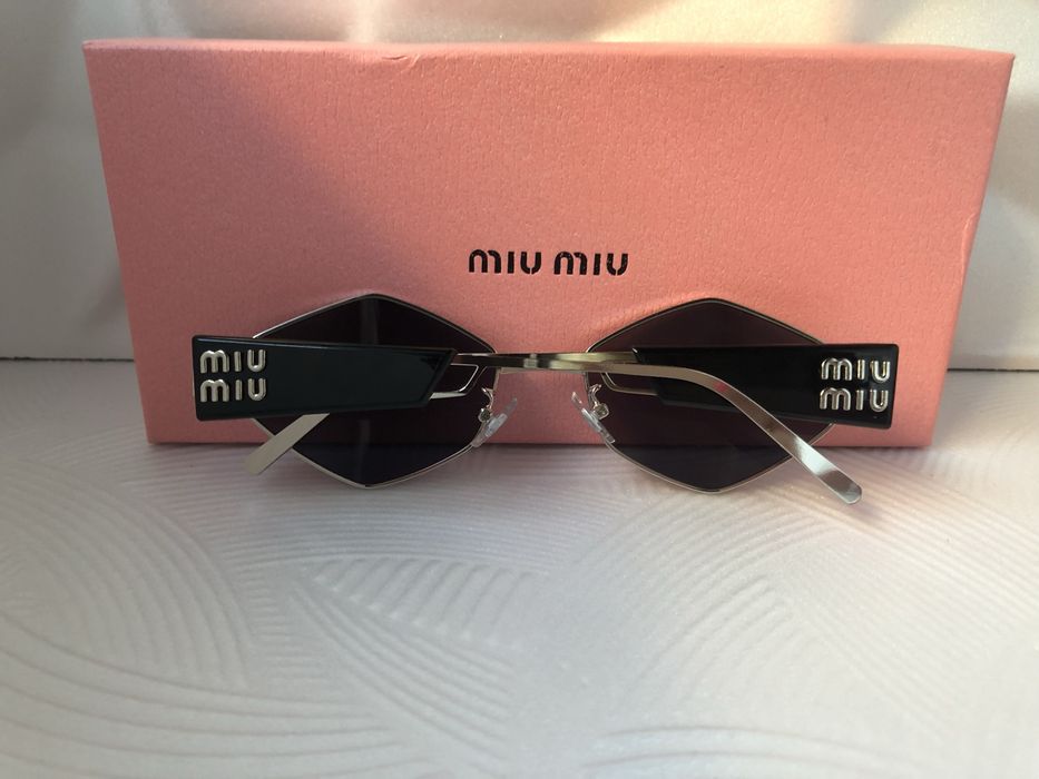 Дамски слънчеви очила ромб 3 цвята черни