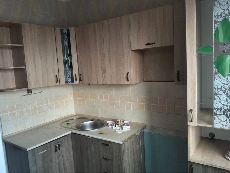 Продам кухонный мебель бу