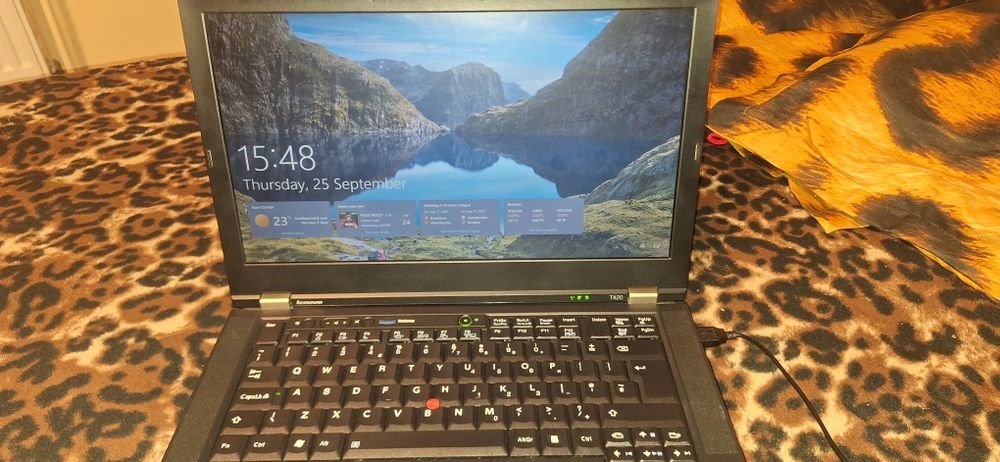 Vând leptop levono  în stare foarte bună