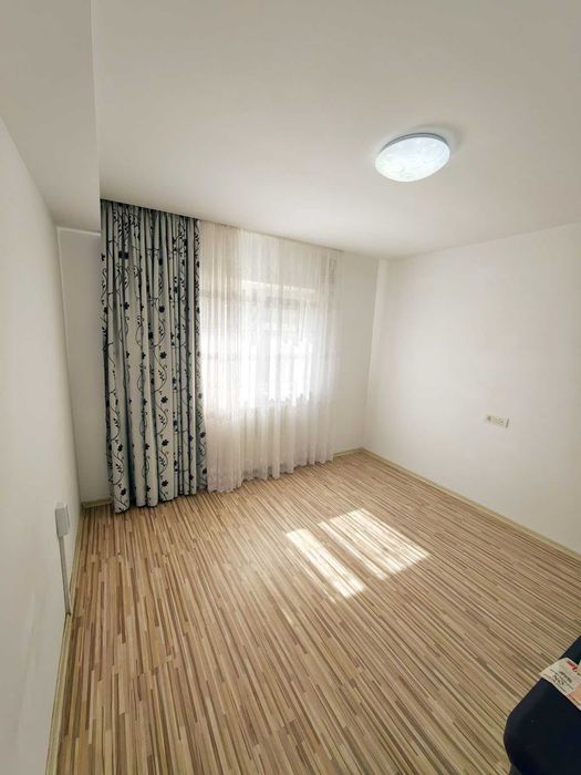 Vand apartament 4 camere-Costieni-direct proprietar