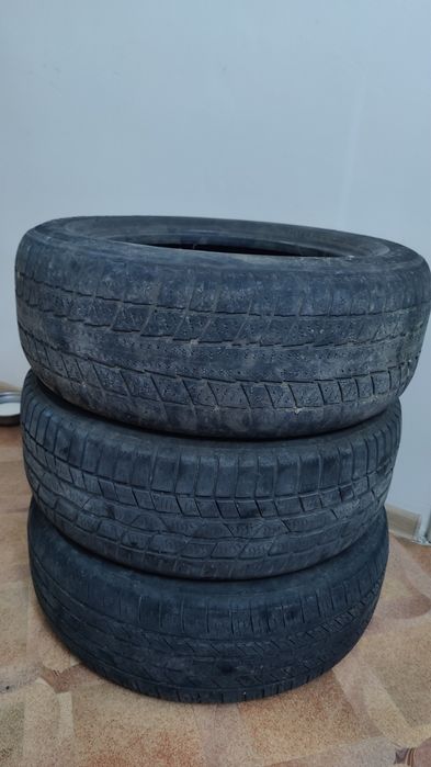 Продам шины 3 штуки