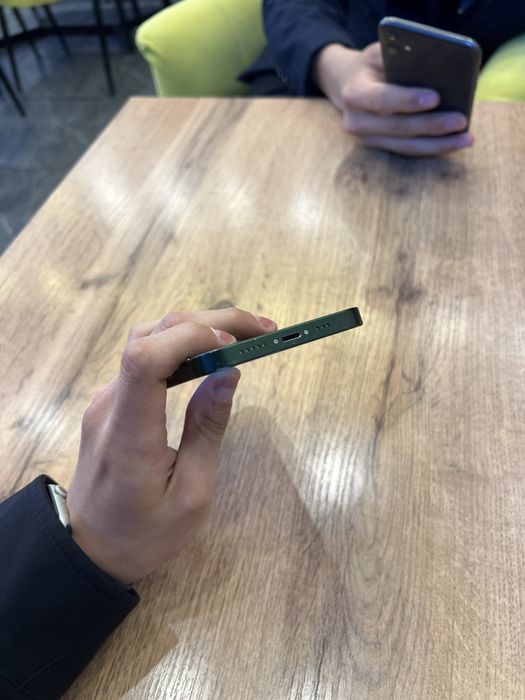 Продам Айфон 13 128гб