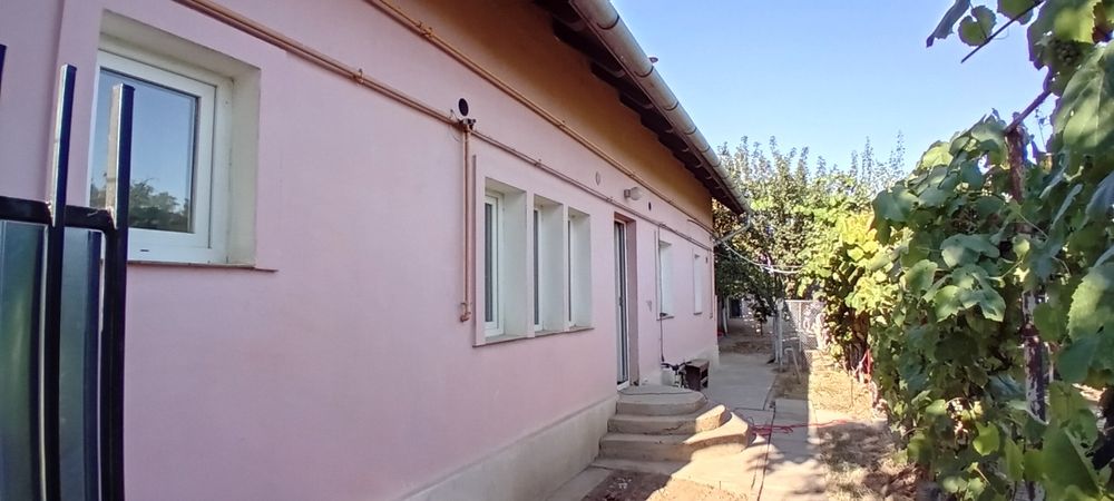 Casa de vânzare Parța (la intrare in sat)