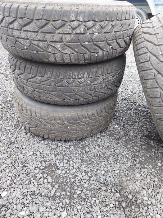 Vând jante + cauciucuri iarna