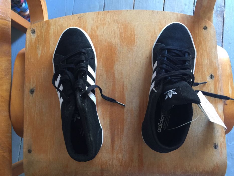Дамски обувки-адидас