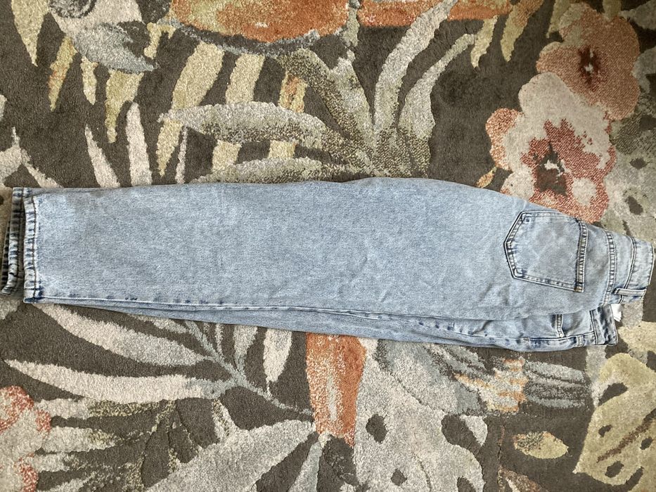 Vand blugi dama marimea 38 stare foarte buna