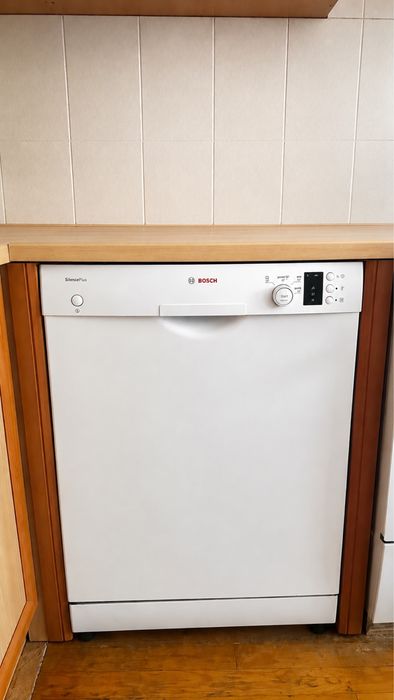 Продаю срочно посудамойку и газовую плиту
