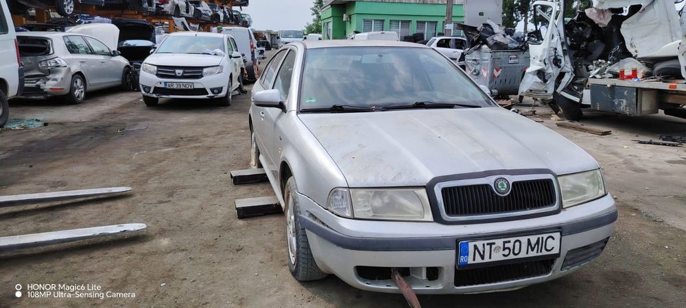 Dezmembrez Skoda Octavia - 1 (facelift) (2000 - 2010), 1.4 benzina, manual, AXP, DUW