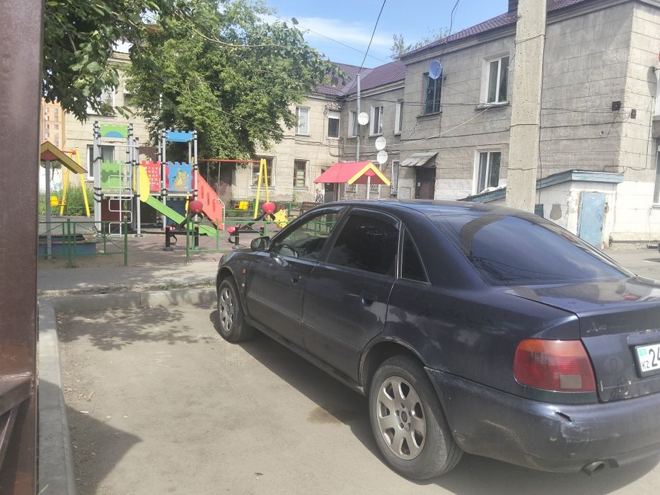 Продам ауди а4. Б5