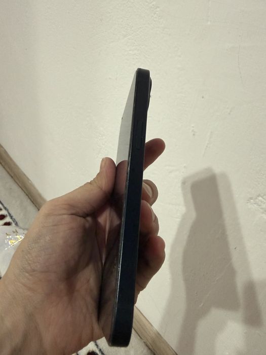 Айфон 13.  128гб