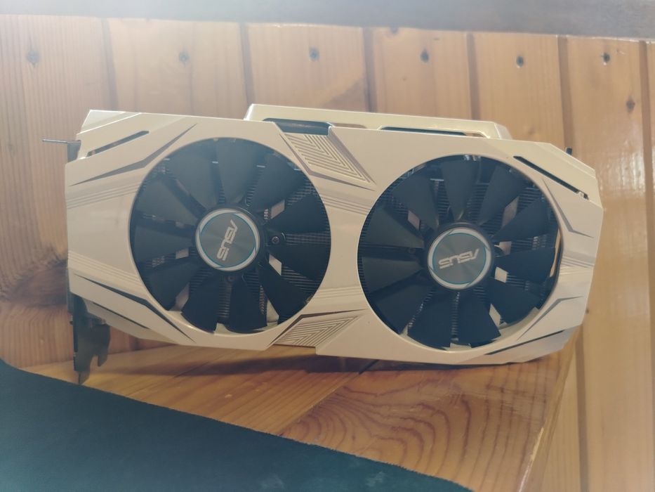 GTX 1070 ASUS Dual oc