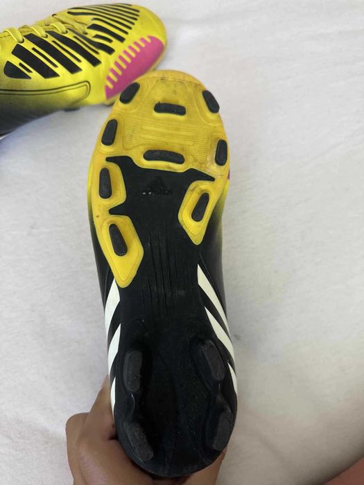 Бутонки Adidas predatov