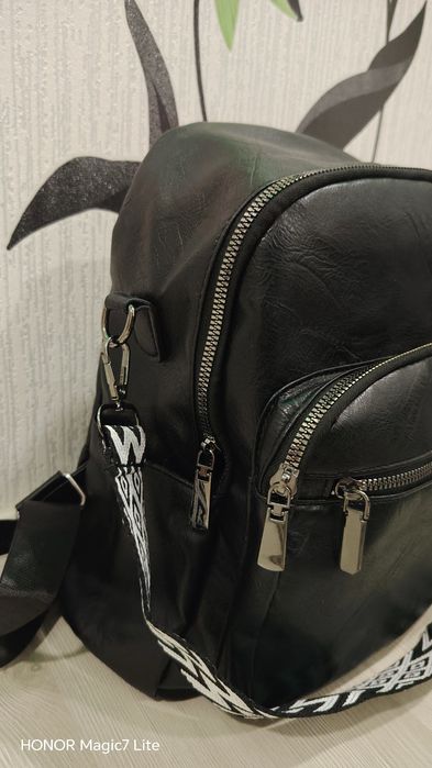 Ghiozdan imitație piele cu multe buzunare