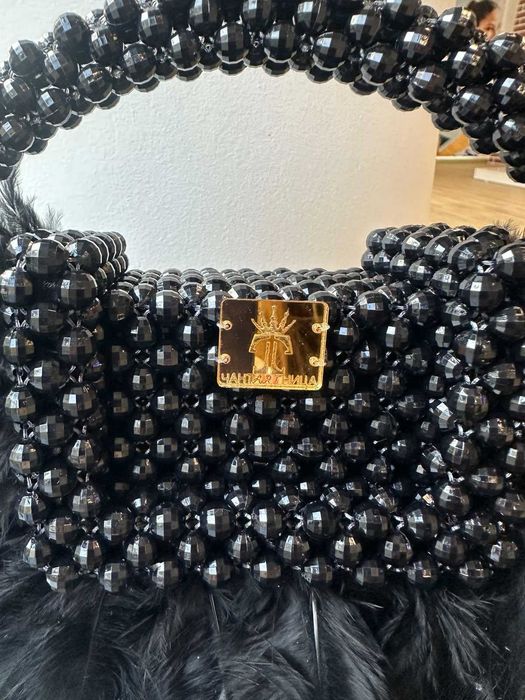 Черна елегантна чанта с естествени пера