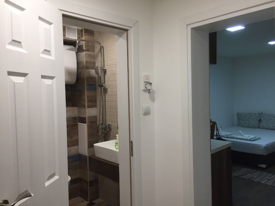 Студио Орхидея до МУ, ВВМУ и ИУ - Варна