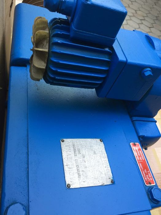 Мотор- редуктор для конвейера