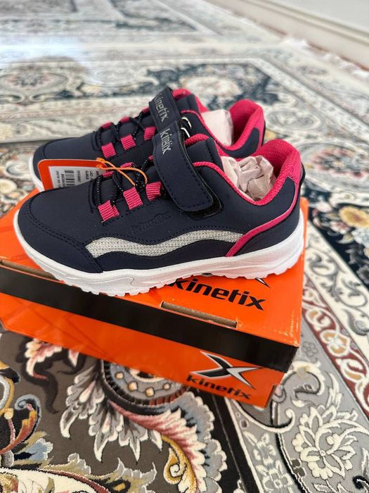 Кроссовки для детей