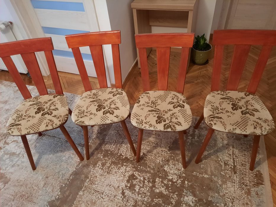 4 scaune lemn masiv
