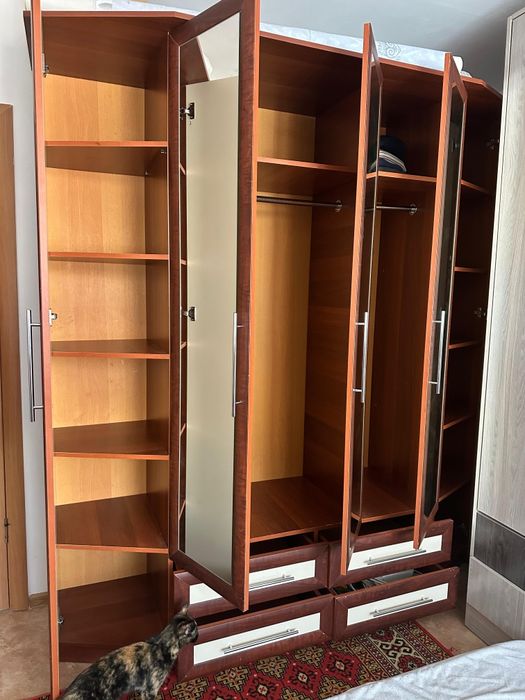 Продам шкаф плательный