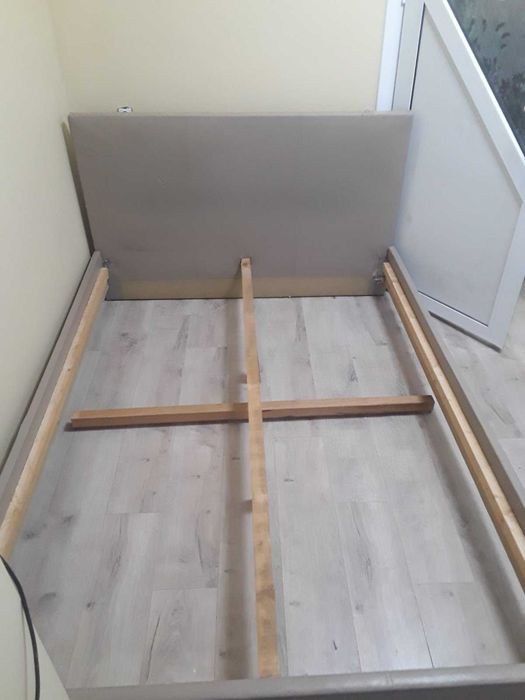 Кожена спалня 140/200 см.и матрак двулицев