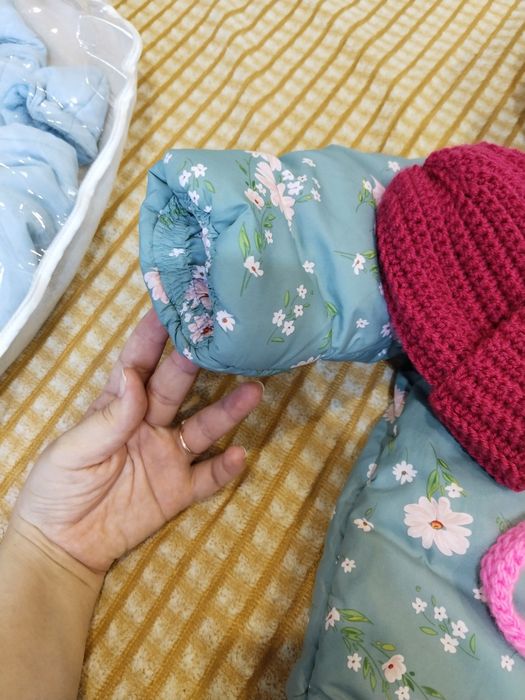 Продам комбинезон для девочки