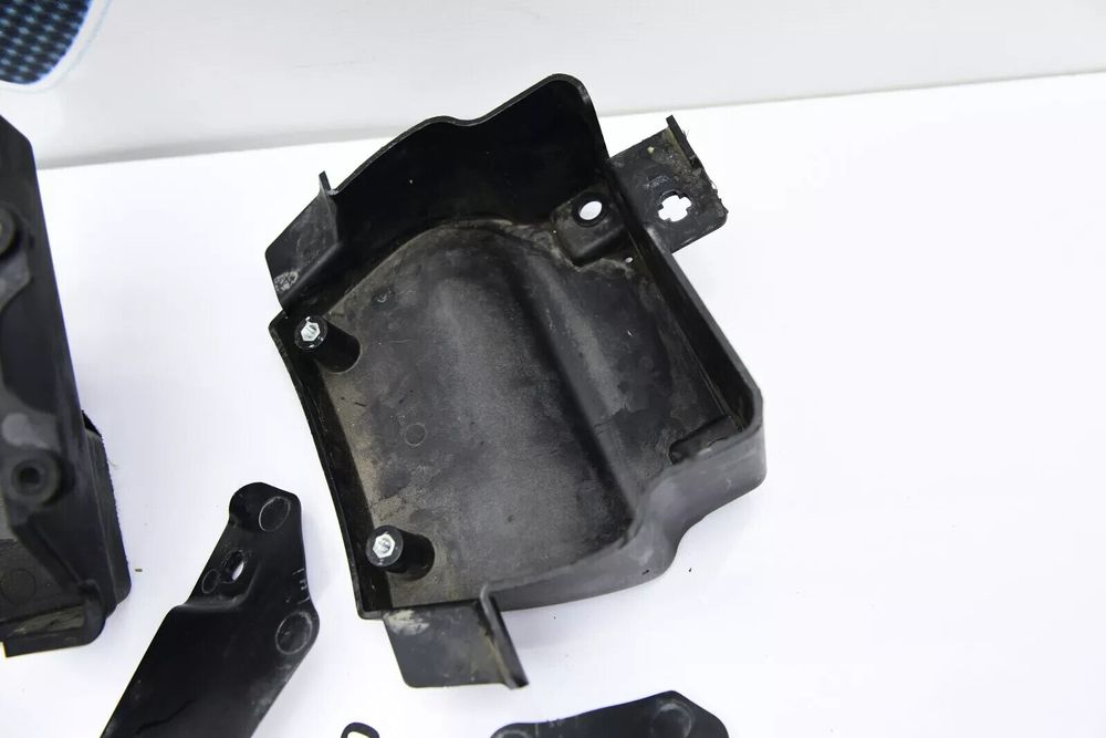 Tava de depozitare a bateriei de plastic Ducati Scrambler 400 800 2016
