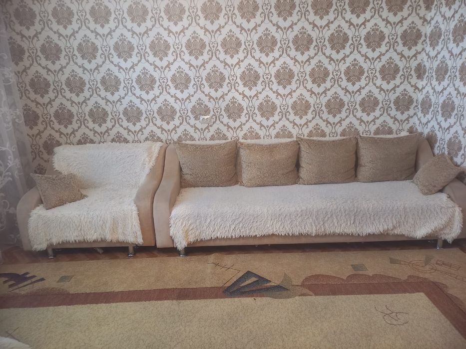 Диван раскладной и два раскладных кресла