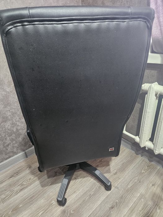 Офисный стул в отличном состоянии