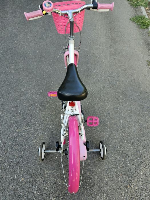 Bicicleta fete cu roti ajutatoare