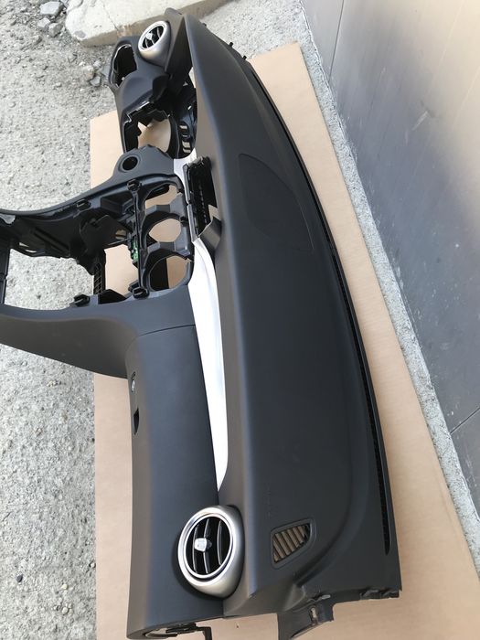 Plansa bord mercedes c-class 2022