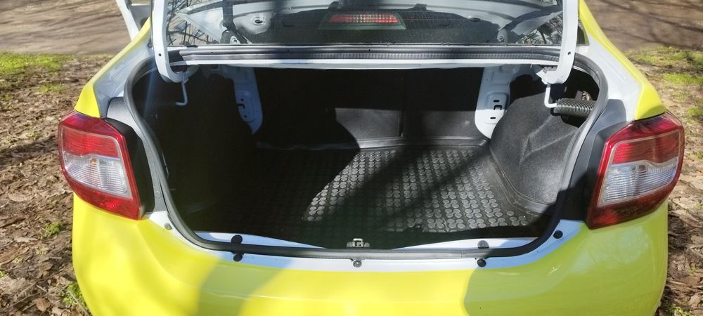 Продавам Дачия Логан