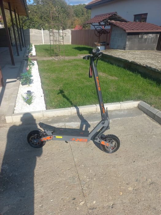 Se vinde trotineta