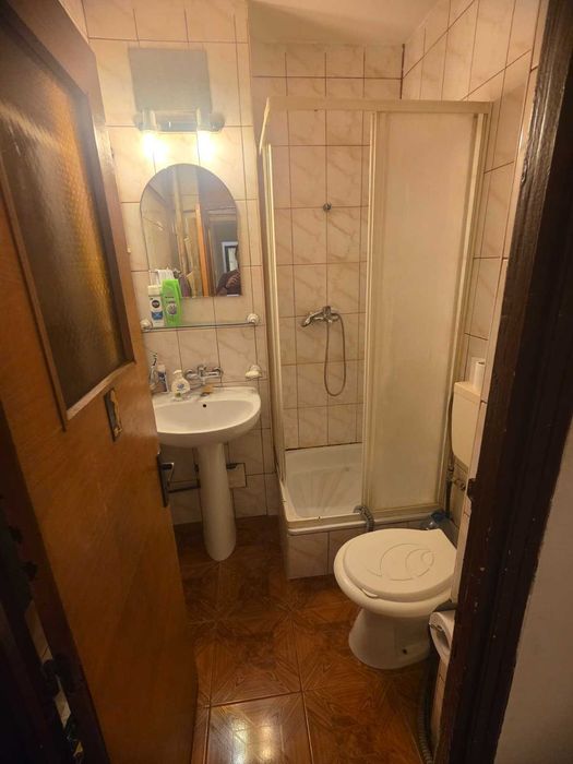 Apartament 4 camere 84 MP - etaj 1/8 - bloc 1984 - centrala termica
