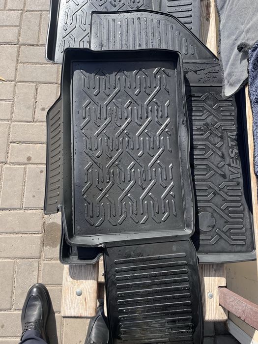 Продам полики на LADA VESTA