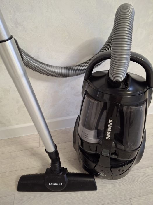 Продам дорогой пылесос Самсунг